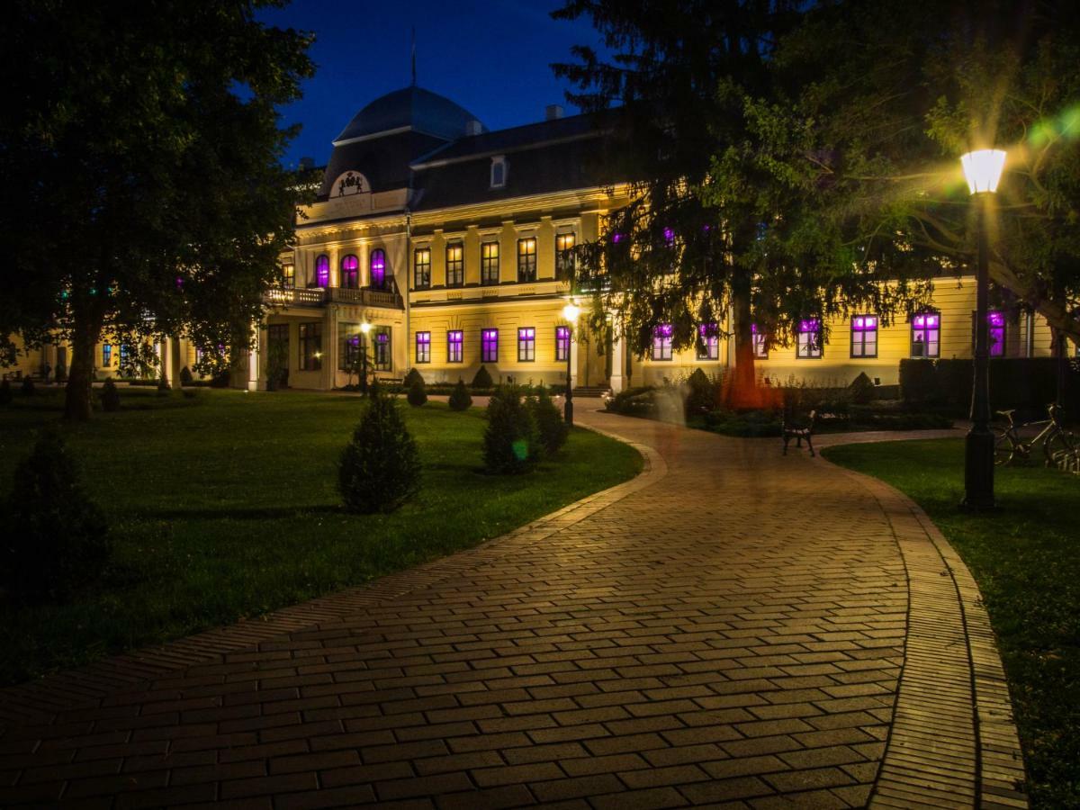 Feliz Apartman Gyula Exteriér fotografie