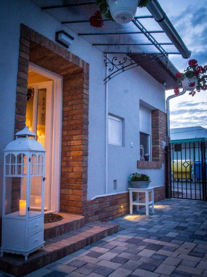 Feliz Apartman Gyula Exteriér fotografie