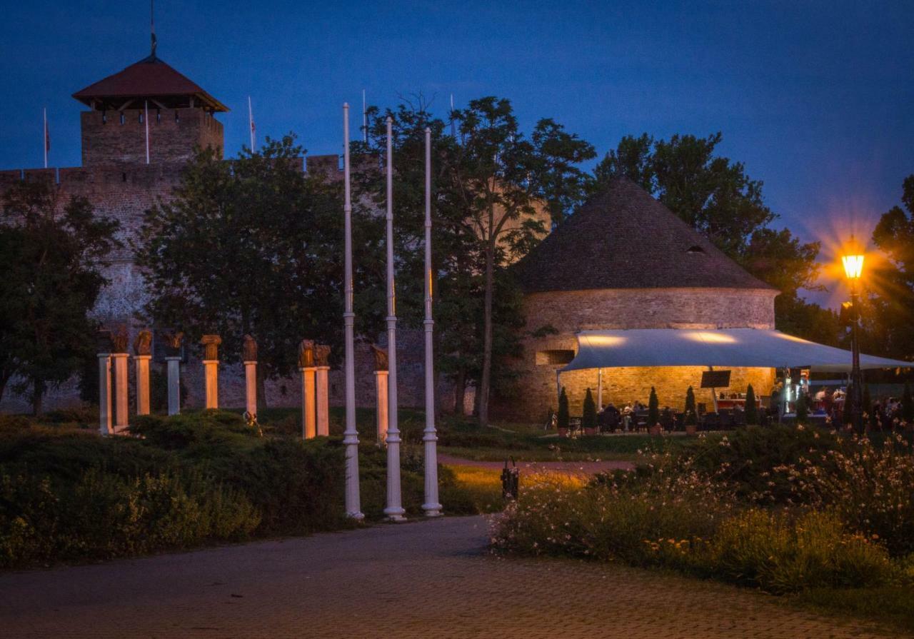 Feliz Apartman Gyula Exteriér fotografie