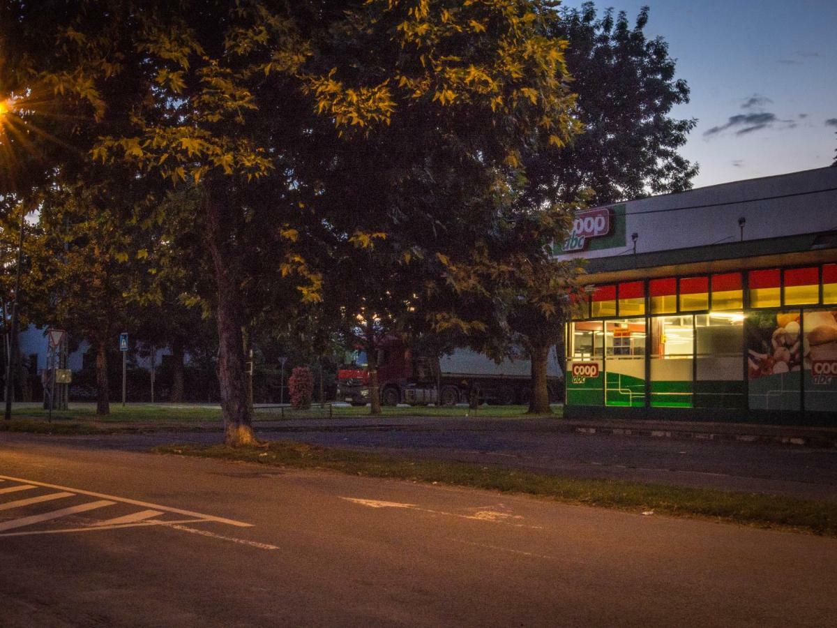 Feliz Apartman Gyula Exteriér fotografie